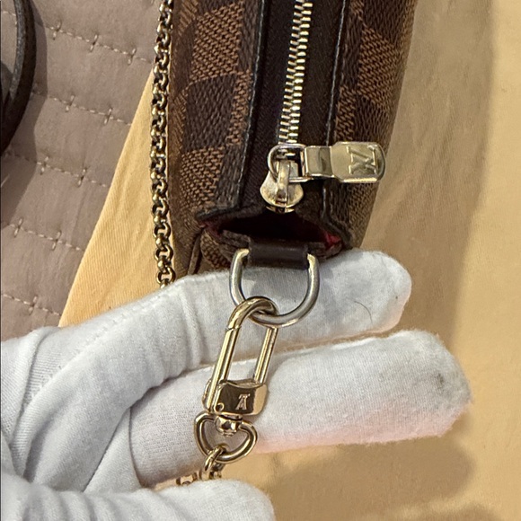Authentic Louis Vuitton Damier Ebene Eva sling/shoulder bag - Picture 6 of 13